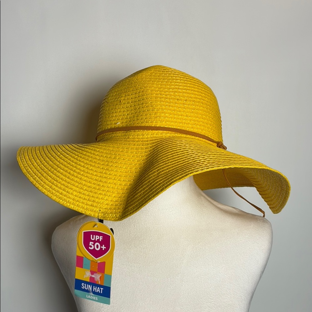 Banana Boat UPF 50+ Bright Yellow Sun Hat with Chin Strap - Picture 11 of 12